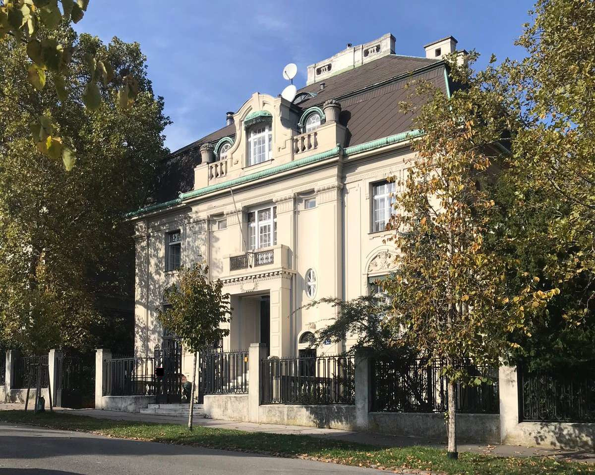 Villa Außenansicht-slider